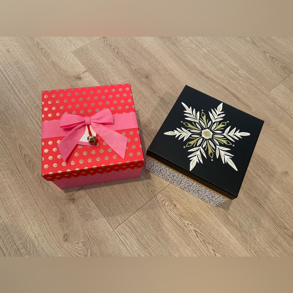 Holiday gift boxes